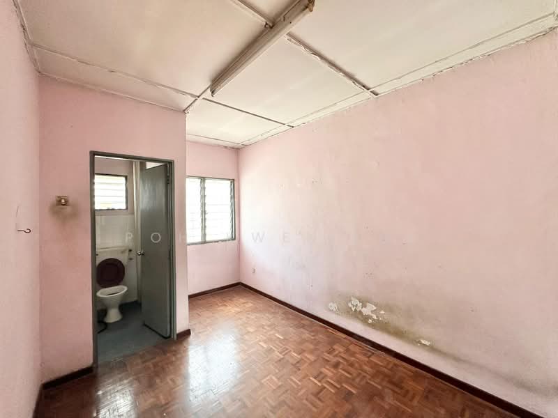 Rumah Teres 2 Tingkat untuk Dijual di Bandar Country Homes (Rawang) - Poh Kwen Kok - PropertyGuru.com.my