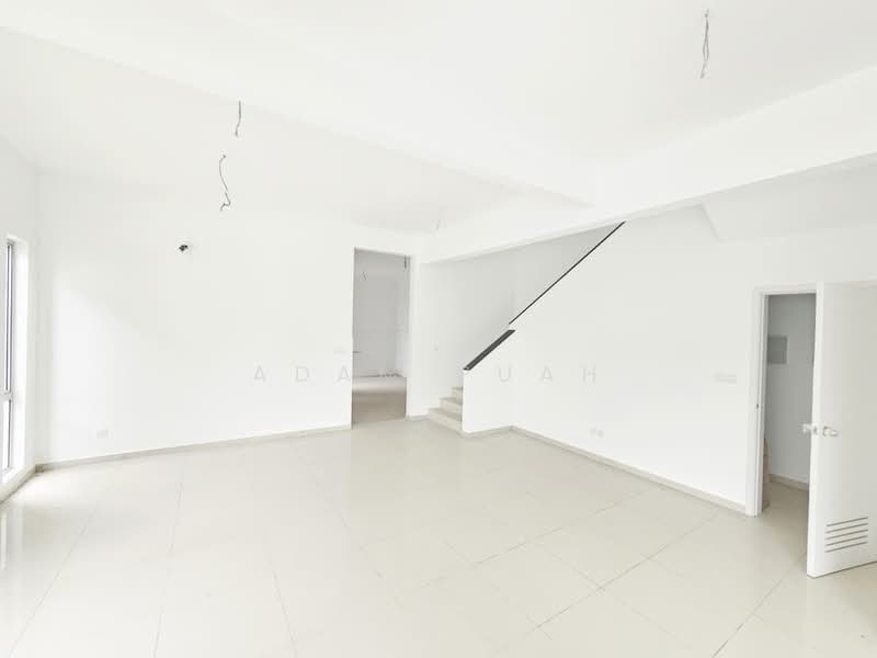 Cluster House for Sale in Jade Hills (Kajang) - Adam Puah - Living Room - PropertyGuru.com.my