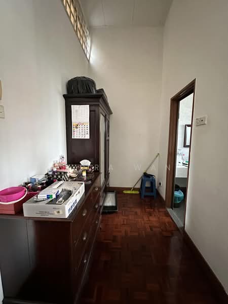 Rumah Teres untuk Dijual di Petaling Jaya (Selangor) - Soon Lee Wang - Hallway - PropertyGuru.com.my