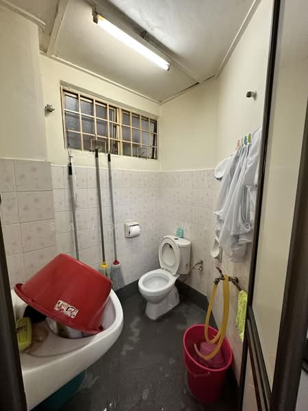 Rumah Teres untuk Dijual di Petaling Jaya (Selangor) - Soon Lee Wang - Bathroom - PropertyGuru.com.my