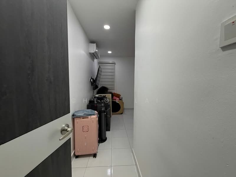 Rumah Teres 2 Tingkat untuk Dijual di Pulai (Johor) - Chloe Lai - Corridor - PropertyGuru.com.my