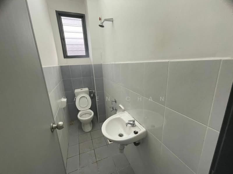 Rumah Teres 2 Tingkat untuk Disewa di Skudai (Johor) - Caven Chan - Bathroom - PropertyGuru.com.my