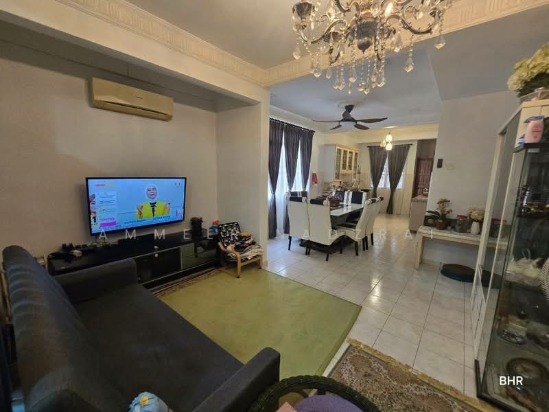 Semi-Detached House for Sale in Bandar Seri Putra (Bangi) - Ammeer Nadzrai - Living Room - PropertyGuru.com.my