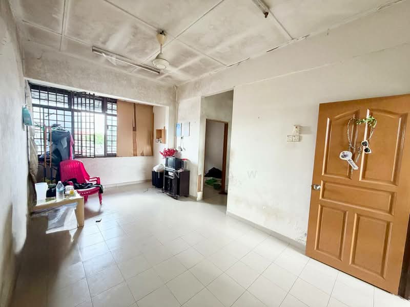Flat for Sale at Taman Perling - Finn Aw - Living Room - PropertyGuru.com.my