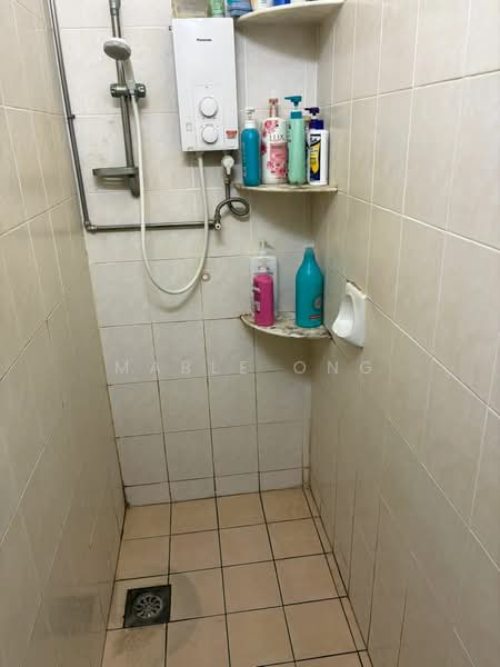 Pangsapuri untuk Disewa di Permai Jaya - Mable Ong - Bathroom - PropertyGuru.com.my