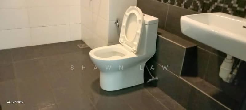 Service Residence for Sale at Wave @ Marina Cove - Shawn Law - Bathroom - PropertyGuru.com.my