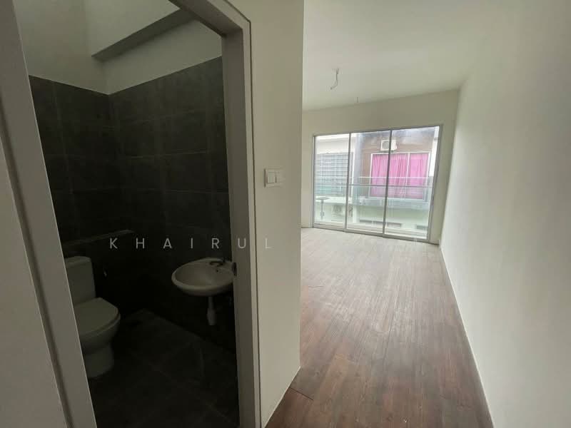 2-storey Terraced House for Sale in Dengkil (Selangor) - Khairul Zainal - Bathroom - PropertyGuru.com.my