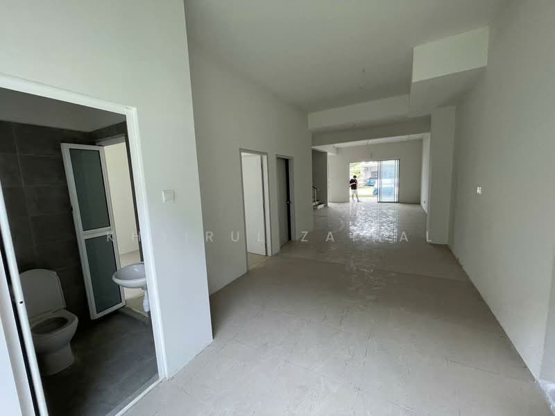 2-storey Terraced House for Sale in Dengkil (Selangor) - Khairul Zainal - Bathroom - PropertyGuru.com.my