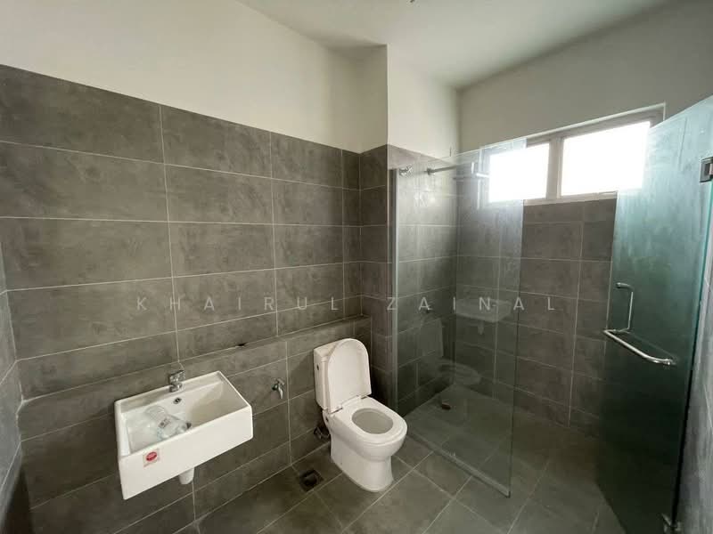 2-storey Terraced House for Sale in Dengkil (Selangor) - Khairul Zainal - Bathroom - PropertyGuru.com.my