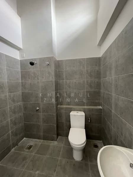 2-storey Terraced House for Sale in Dengkil (Selangor) - Khairul Zainal - Bathroom - PropertyGuru.com.my