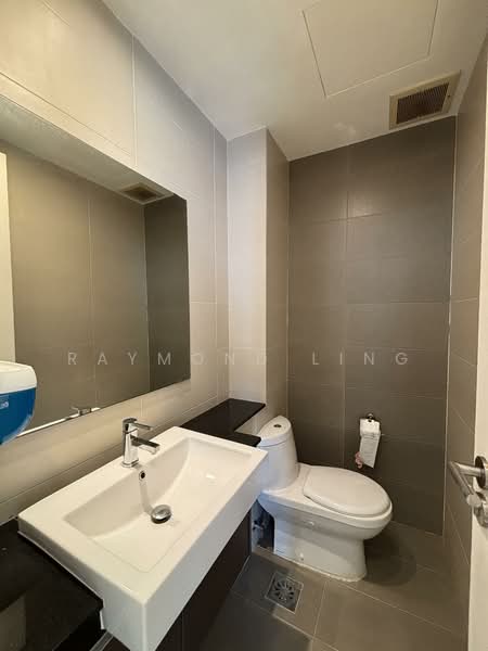 Kondominium untuk Dijual di The Park Residences 1 - Raymond Ling - Bathroom - PropertyGuru.com.my
