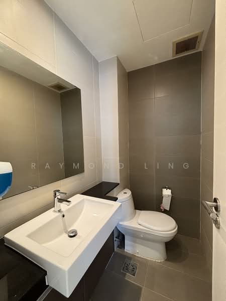 Kondominium untuk Dijual di The Park Residences 1 - Raymond Ling - Bathroom - PropertyGuru.com.my