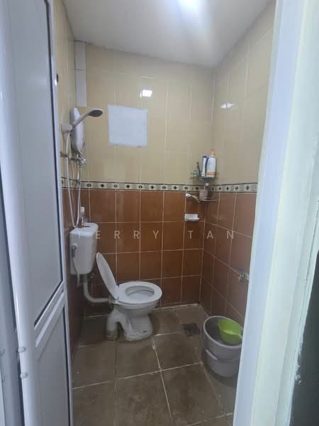 Rumah Teres 1 Tingkat untuk Dijual di Taman Puteri Wangsa (Ulu Tiram) - Terry Tan - Bathroom - PropertyGuru.com.my