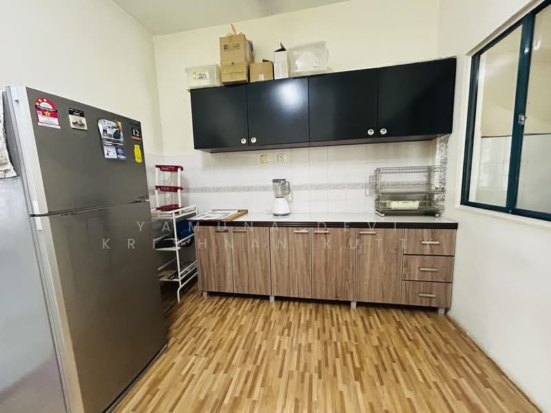 2-storey Terraced House for Rent in Usj 11 (Subang Jaya) - Yamuna Devi Krishnan Kutty - Kitchen - PropertyGuru.com.my