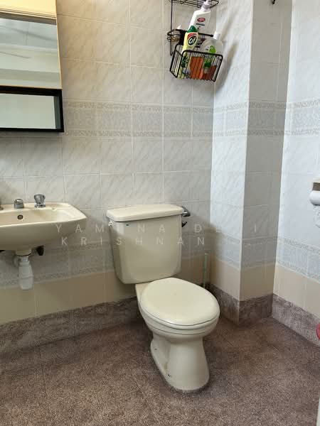 2-storey Terraced House for Rent in Usj 11 (Subang Jaya) - Yamuna Devi Krishnan Kutty - Bathroom - PropertyGuru.com.my