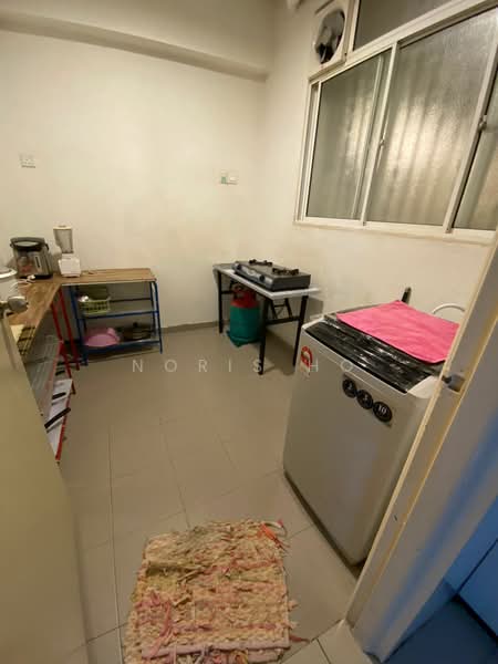 Condominium for Sale at The Zest @ Kinrara 9 - Noris Ho - Kitchen - PropertyGuru.com.my