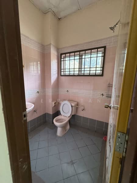 2-storey Terraced House for Sale in Bandar Indahpura (Kulai) - Terry Tan - Bathroom - PropertyGuru.com.my