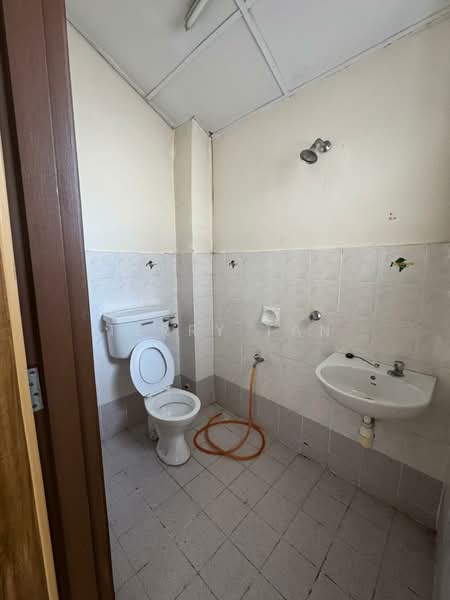 2-storey Terraced House for Sale in Bandar Indahpura (Kulai) - Terry Tan - Bathroom - PropertyGuru.com.my