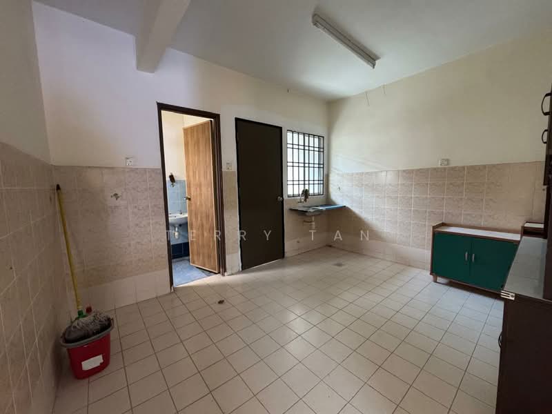 2-storey Terraced House for Sale in Bandar Indahpura (Kulai) - Terry Tan - Kitchen - PropertyGuru.com.my