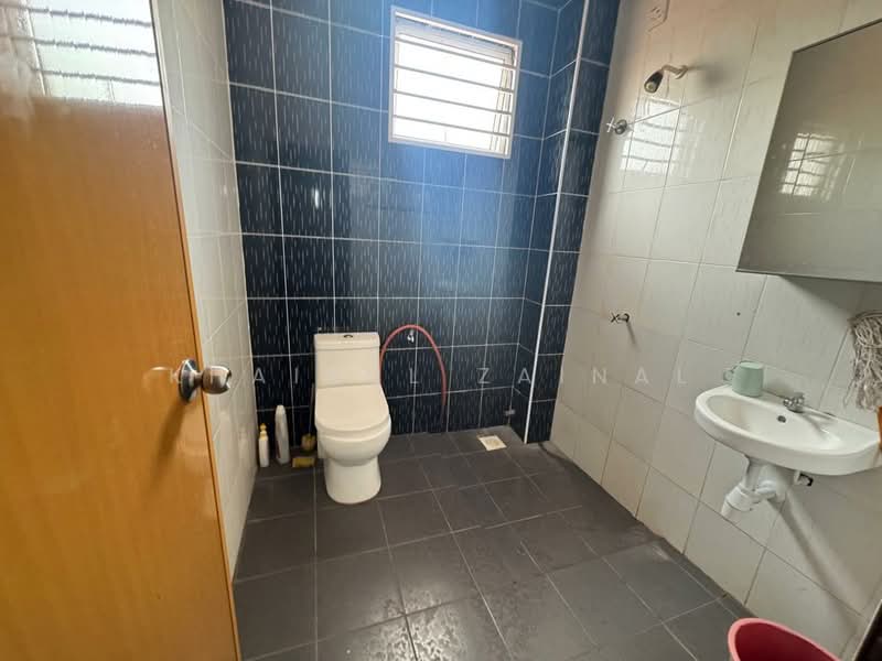 Semi-Detached House for Sale in Dengkil (Selangor) - Khairul Zainal - Bathroom - PropertyGuru.com.my