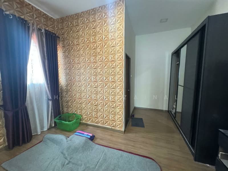 Semi-Detached House for Sale in Dengkil (Selangor) - Khairul Zainal - Bedroom - PropertyGuru.com.my