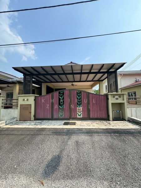 Semi-Detached House for Sale in Dengkil (Selangor) - Khairul Zainal - Exterior - PropertyGuru.com.my