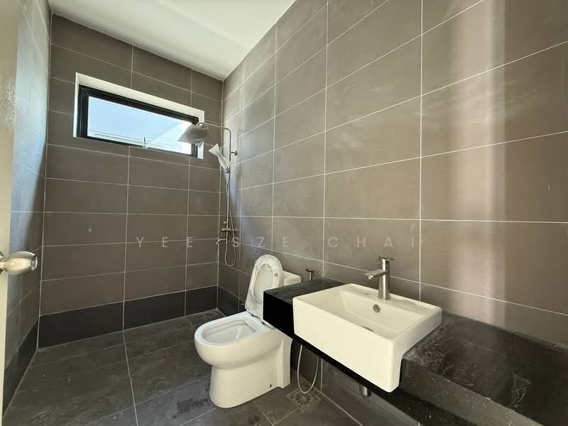 Rumah Berkembar untuk Disewa di Riam (Miri) - Yee Sze Chai - PropertyGuru.com.my