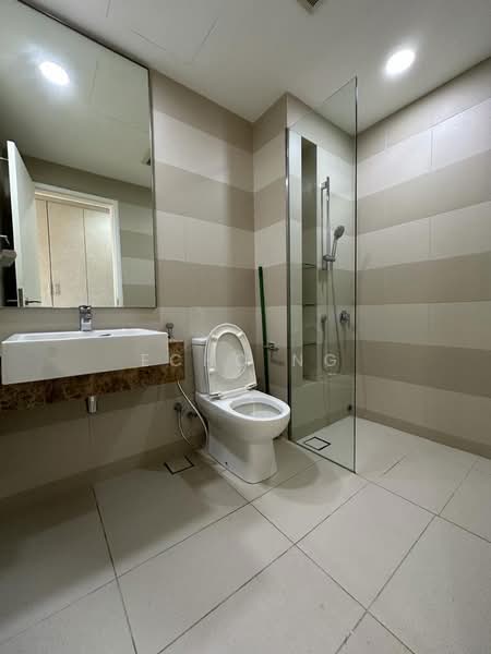 Kondominium untuk Dijual di Westside Three - Echo Ng - Bathroom - PropertyGuru.com.my
