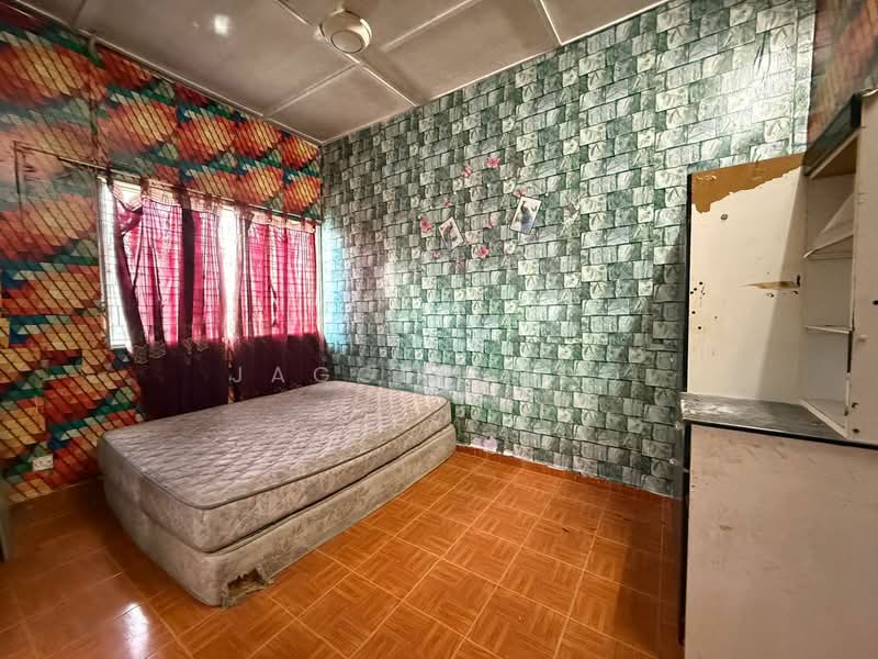 Semi-Detached House for Sale in Taman Bukit (Kajang) - Jagger Moo - Bedroom - PropertyGuru.com.my