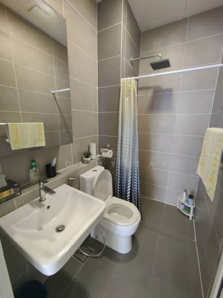 Servis Apartment untuk Dijual di D'Pristine - Tommy Tai - Bathroom - PropertyGuru.com.my