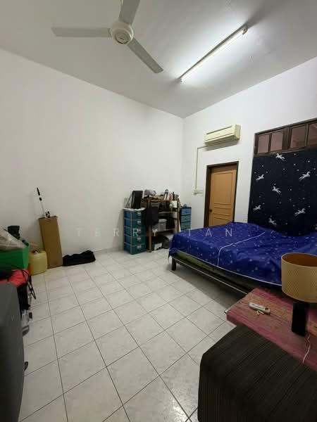 2-storey Terraced House for Sale in Taman Pelangi Indah (Ulu Tiram) - Terry Tan - Bedroom - PropertyGuru.com.my