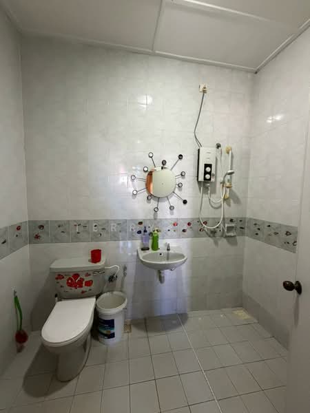 2-storey Terraced House for Sale in Taman Pelangi Indah (Ulu Tiram) - Terry Tan - Bathroom - PropertyGuru.com.my