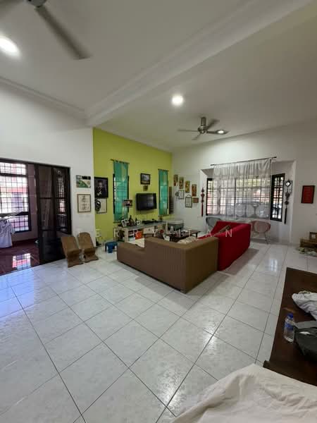 2-storey Terraced House for Sale in Taman Pelangi Indah (Ulu Tiram) - Terry Tan - Living Room - PropertyGuru.com.my