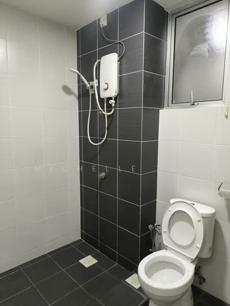 Servis Apartment untuk Dijual di Maxim Residences - Michelle Tan - Bathroom - PropertyGuru.com.my