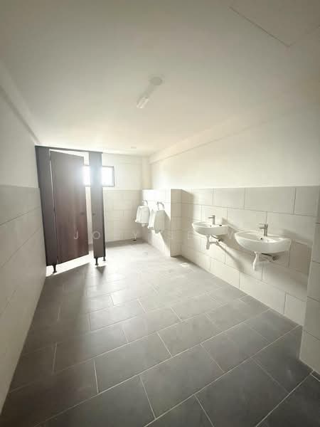 Semi-D Factory for Sale in NCT Smart Industrial Park (Sepang) - Joey Seow - Bathroom - PropertyGuru.com.my