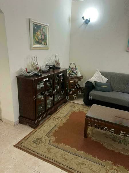2-storey Terraced House for Rent in Bukit Jelutong (Shah Alam) - Asman Samsudin - Living Room - PropertyGuru.com.my