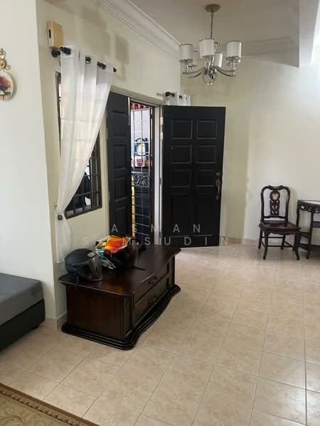 2-storey Terraced House for Rent in Bukit Jelutong (Shah Alam) - Asman Samsudin - Living Room - PropertyGuru.com.my