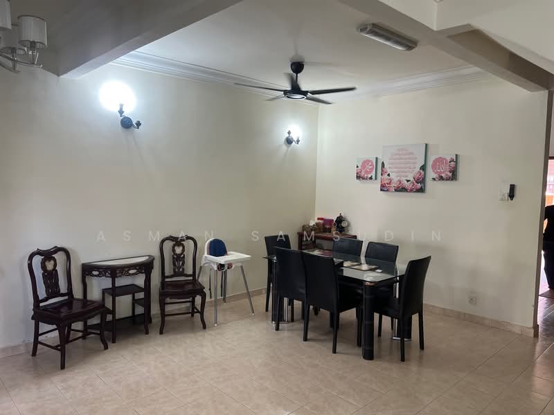 2-storey Terraced House for Rent in Bukit Jelutong (Shah Alam) - Asman Samsudin - Dining Room - PropertyGuru.com.my