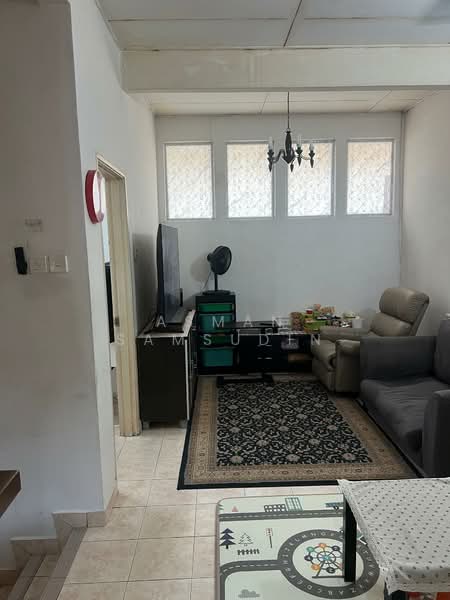 2-storey Terraced House for Rent in Bukit Jelutong (Shah Alam) - Asman Samsudin - Living Room - PropertyGuru.com.my