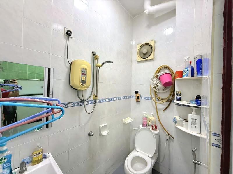 2-storey Terraced House for Sale in Taman Tun Perak (Rawang) - LEON WONG - Bathroom - PropertyGuru.com.my