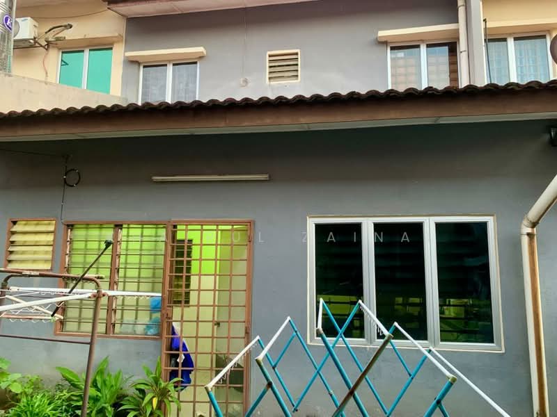 Rumah Teres 2 Tingkat untuk Dijual di Taman Sinaran (Balakong) - Khairul Zainal - Exterior - PropertyGuru.com.my