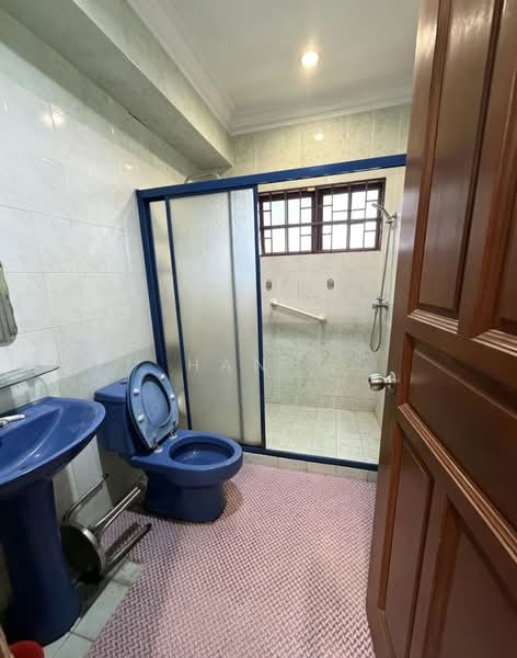 2-storey Terraced House for Sale in Taman Overseas Union (Taman Oug) (Jalan Klang Lama (Old Klang Road)) - Han . - Bathroom - PropertyGuru.com.my