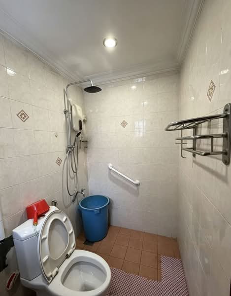 2-storey Terraced House for Sale in Taman Overseas Union (Taman Oug) (Jalan Klang Lama (Old Klang Road)) - Han . - Bathroom - PropertyGuru.com.my