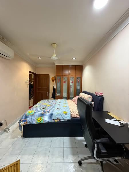 2-storey Terraced House for Sale in Taman Overseas Union (Taman Oug) (Jalan Klang Lama (Old Klang Road)) - Han . - Bedroom - PropertyGuru.com.my