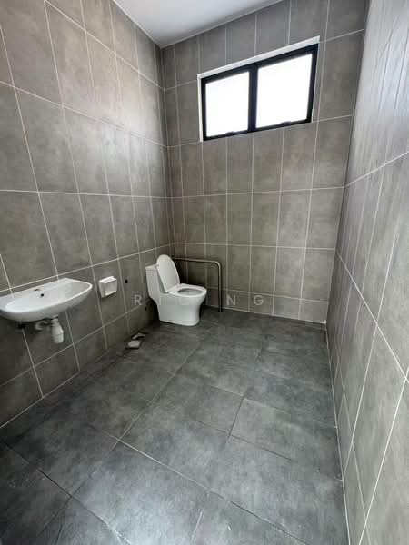 Factory for Rent in Eco Business Park 1 (Johor Bahru) - Ric Ng - Bathroom - PropertyGuru.com.my