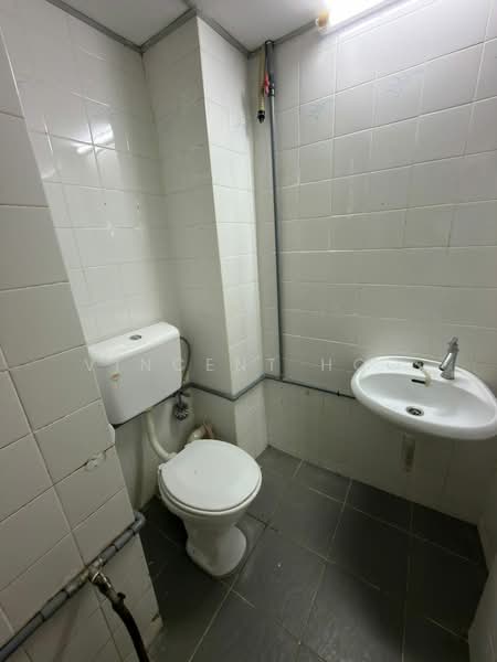 Pangsapuri untuk Disewa di Nova II - Vincent Hoo - Bathroom - PropertyGuru.com.my