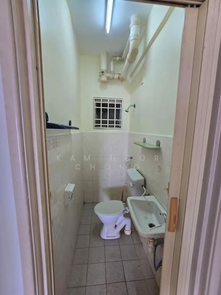 Apartment for Rent at Pandan Court - Kam Ngor Chong - Bathroom - PropertyGuru.com.my