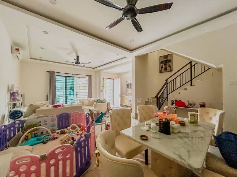 Rumah Teres 2 Tingkat untuk Dijual di Sepang (Selangor) - Izzat Zamros - Living Room - PropertyGuru.com.my