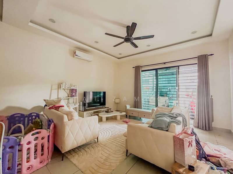 Rumah Teres 2 Tingkat untuk Dijual di Sepang (Selangor) - Izzat Zamros - Living Room - PropertyGuru.com.my