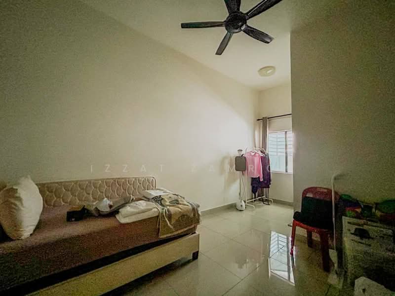 Rumah Teres 2 Tingkat untuk Dijual di Sepang (Selangor) - Izzat Zamros - Bedroom - PropertyGuru.com.my